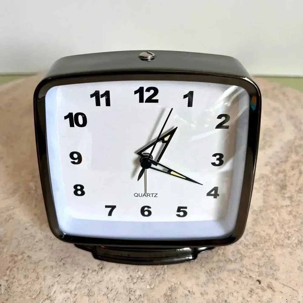 Quartz Vintage Analog Nightstand Clock Battery Operated Black‎ Silver Metal